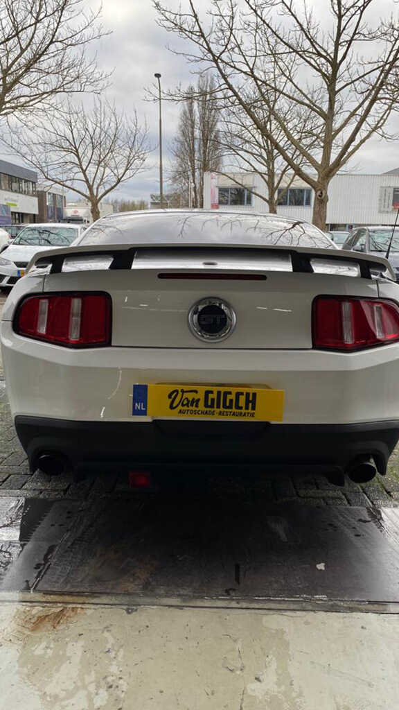 Autospuiterij zoetermeer Ford Mustang GT